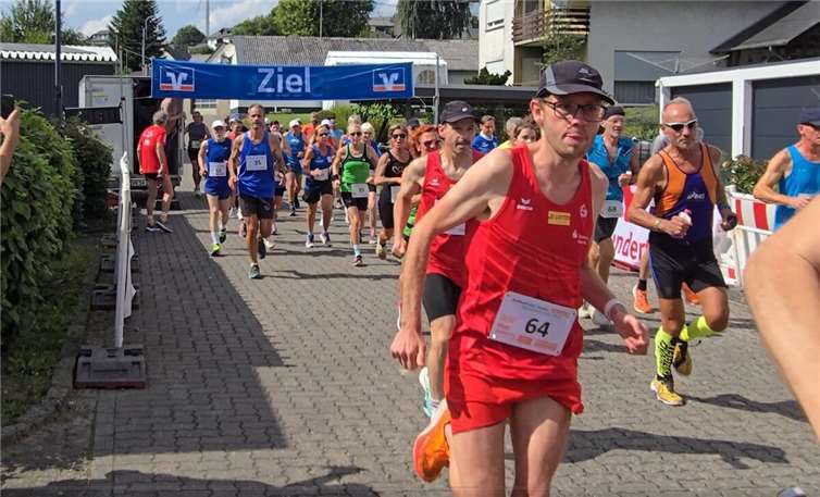 Brohlbachtallauf trotz Sommerhitze absolut gelungen Thierry van Riesen/LG Rhein-Wied mit Streckenrekord über 5000 m , und auch Sieg über 10.000 m.