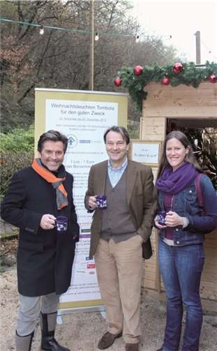 Thomas Anders mit Michael von Metzger und Nicole Riedling vom Veranstalterteam des Weihnachtsleuchtens.Privat