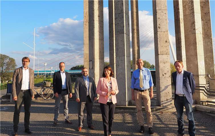 Thomas Breuer (v.li.n.re.), Philipp Amberg, Landtagskandidat Dennis Mohr, Staatssekretärin Daniela Schmitt, FDP-Kreisvorsitzender Alexander Buda und Stefan Puderbach. Foto: Harald Buda