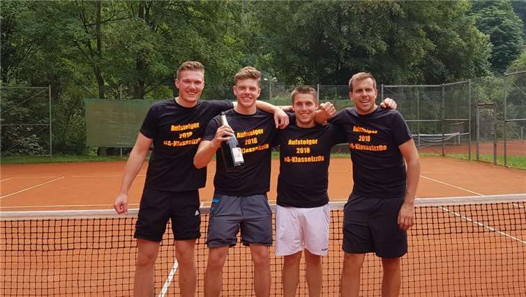 Thomas Busch, Michael Görgen, Carl-Philipp Löhr, Alexander Eller und Robin Kröll. privat