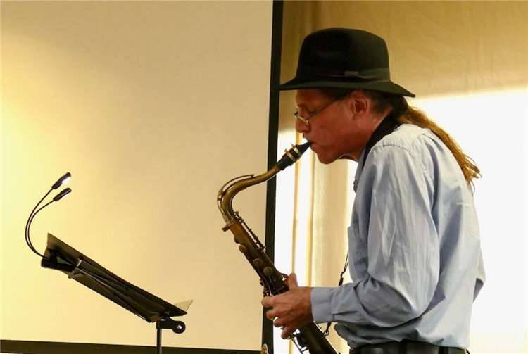 Thomas Peter am Saxofon.