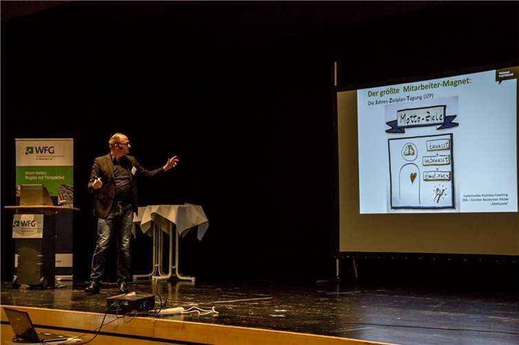 Thomas Pütter machte eindrucksvoll klar, war man motiviert, indem man Mitarbeiter in die betrieblichen Prozesse einbindet.
