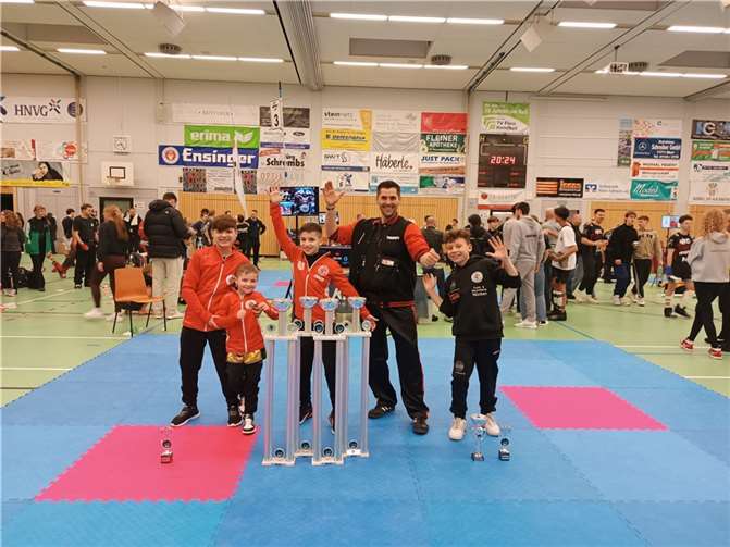 Thomas Schmitz und sein Team waren erfolgreich.  Fotos: Tomburg Boxing Rheinbach