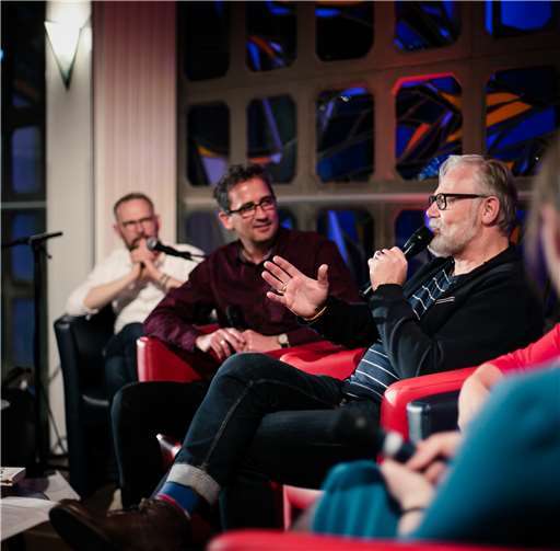 Thomas Spitz liest gerne Bücher, die ihn zum Lachen bringen.