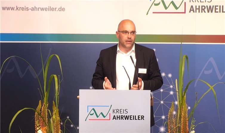 Thomas Weimer, Beauftragter des Landes Rheinland-Pfalz für den Wiederaufbau, unterstrich die zukünftigen Herausforderungen durch zunehmende Wetterextreme.