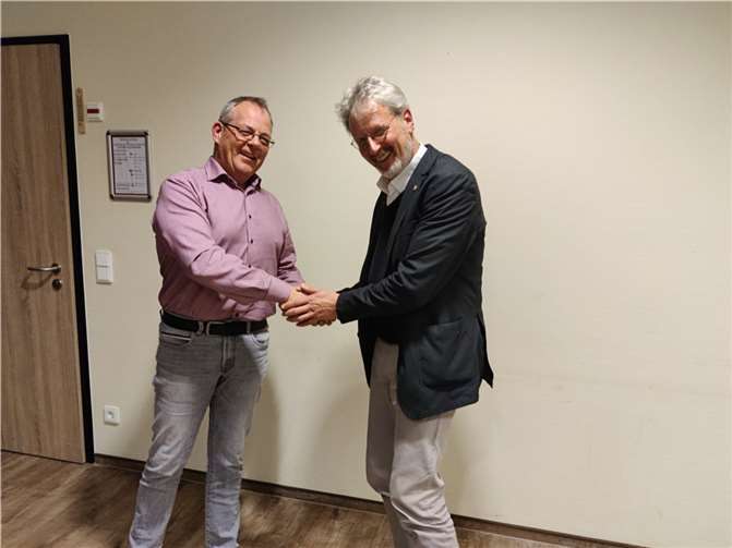 Thomas Werner, GF Verbundkrankenhaus Linz/Remagen und Lionspräsident Frank Schmickle. Foto: : S. Weber