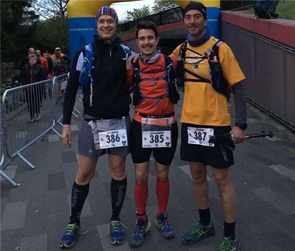 Thomas und Johannes Jeworrek sowie Frank John (von links) vor dem Start in der Nähe von Glasgow.privat