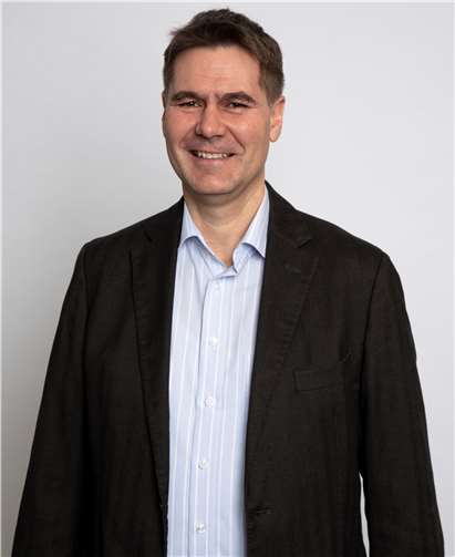 Thorsten Grünewald vom CDU-Stadtverband steht den Bürgern am Telefon Rede und Antwort. Foto: privat