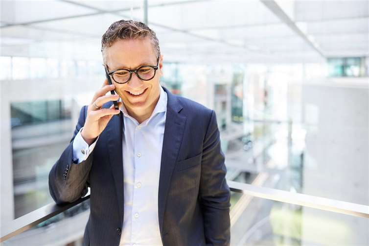 Thorsten Rudolph freut sich, dass der Bund weitere 1 Millionen Euro in den Breitbandausbau im Rhein-Lahn-Kreis steckt.  Quelle: Marcus Brodt