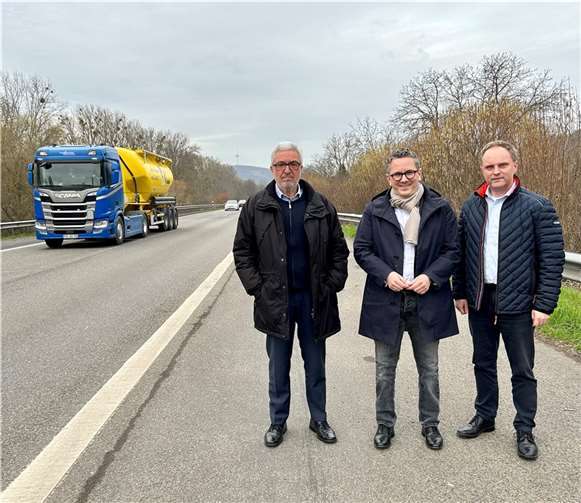 Thorsten Rudolph hat sich vor kurzem mit dem Landtagsabgeordneten Roger Lewentz (links) und VG-Bürgermeister Mike Weiland (rechts) getroffen, um über die anstehenden Großbaustellen zu sprechen, die unter anderem eine Sperrung der B42 nach sich ziehen werden.  Quelle: Wahlkreisbüro Thorsten Rudolph/Volker Schmidt