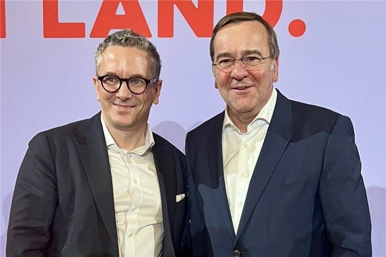 Thorsten Rudolph traf Bundesverteidigungsminister Boris Pistorius am Samstag in Koblenz und freut sich über das Bekenntnis des Bundesverteidigungsministers zum BAAINBw-Standort in Koblenz.