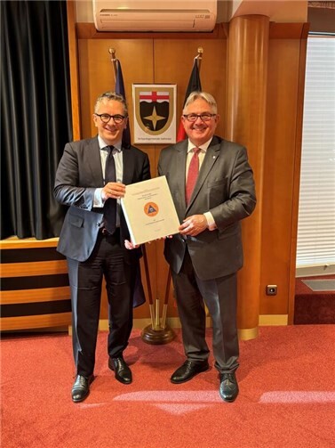 Thorsten Rudolph traf sich mit Adolf T. Schneider im Rathaus der Verbandsgemeinde Vallendar, um mit ihm über die aktuelle Situation in der Verbandsgemeinde zu sprechen. Foto: Wahlkreisbüro Thorsten Rudolph/Karin Küsel