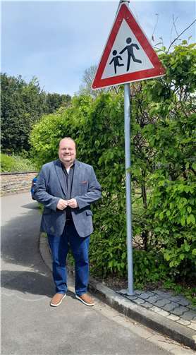 Thorsten Schneider vor Ort im Lerchenweg. Foto: privat