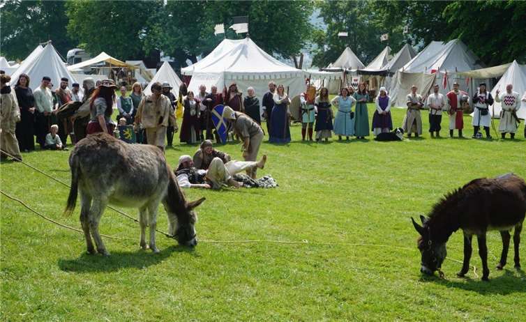 Tiere und Menschen kamen in Bad Hönningen zusammen.