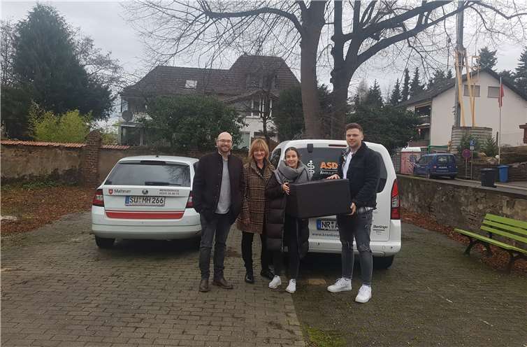 Till Lustinger, Sigrid Ellenberger, Lena Dannenberg, Julian Günther (v.l.) freuen sich, die Möglichkeit wieder aufleben lassen zu können. Foto: Krankenpflegedienst ASD e.K.
