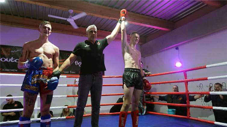 Till Wagner (l.) gewann seinen Kampf.