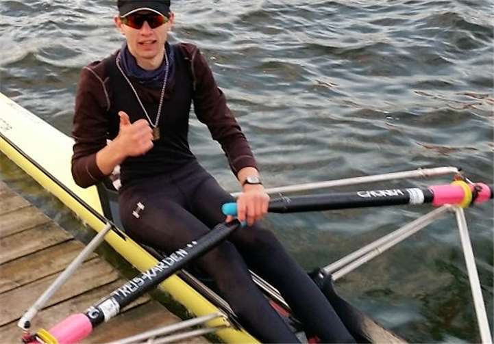 Tim Bier konnte im Einer gleich vier Rennen gewinnen. Dabei den „ersten gesetzten Lauf" des Sonntagsfinales im Leichtgewichts-Einer U19, den er erst mit einem starken Endspurt für sich entscheiden konnte. Privat