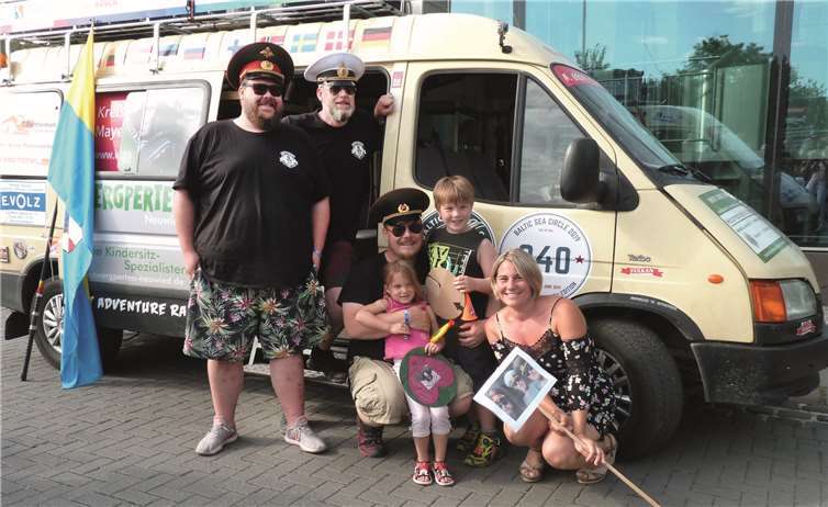 Tim Herrmann freute sich, seine beiden Kinderund seine Ehefrau wieder in die Arme schließen zu können.