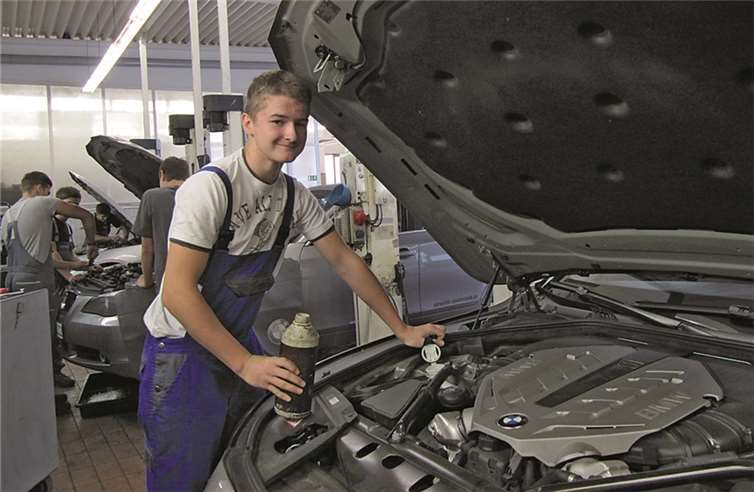 Tim Huppertz (9b) arbeitet bei der Firma Baum. privat