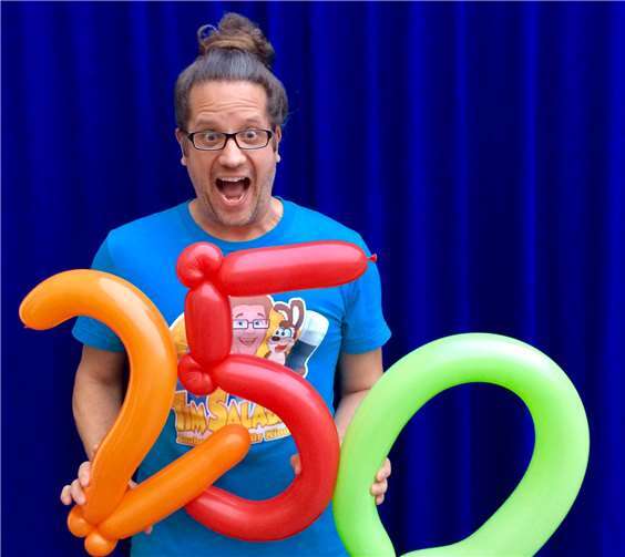 Tim Salabim betreibt seit 16 Jahren Kunst mit Ballons. Foto: privat