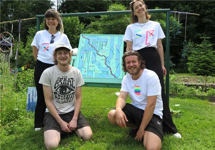 Tim und Nina Fammels (beide re.) mit Corinna Riedmiller und Paul Samrotzki (es fehlt Daniel Born). Foto: Gemeinde Wachtberg/mm
