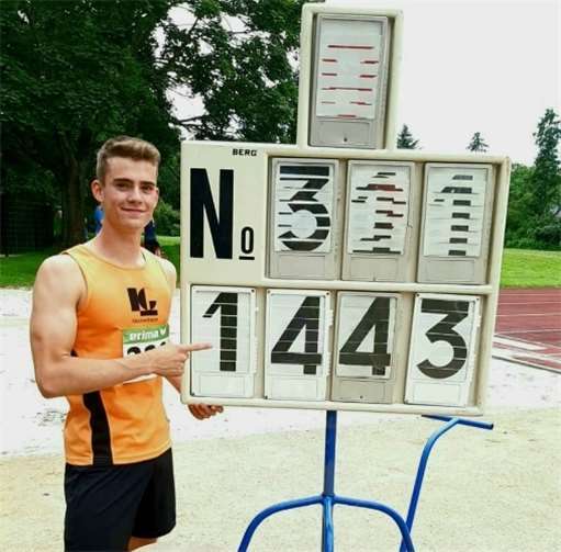 Fünf Leichtathleten und sieben persönliche Bestleistungen Timo Görlich siegte mit 14,43m im Kugelstoßen.