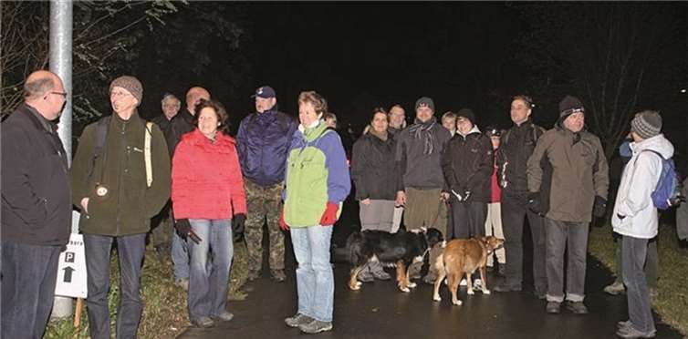 Tipp für Kurzentschlossene: An diesem Freitag, 4. Dezember, startet um fünf Uhr der Barbaramarsch. Dabei wird der Weg der Bergleute aus der Umgebung zur Frühschicht in den Emser Gruben nachempfunden. Doch während auf die Bergleute einstmals eine Zwölfstundenschicht wartete, haben die Wanderer an diesem Morgen lediglich ein „Bergmannsfrühstück“ vor sich. Die Teilnahme ist kostenlos - um Spenden wird gebeten.Girmann/AGBB