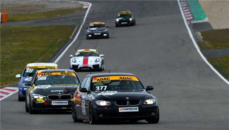 Titelverteidiger Dr. Dr. Stein Tveten führt das Feld an.