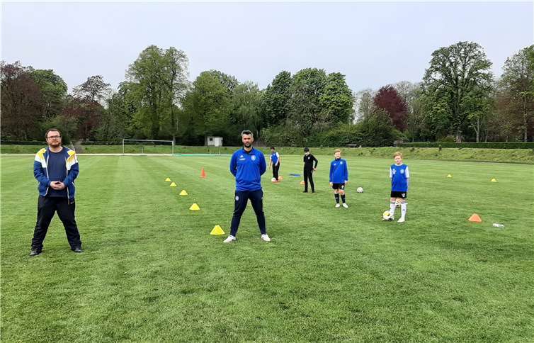 Tobias Buddendiek und Dalibor Hajric trainierten ab sofort die D-Junioren. Foto: privat