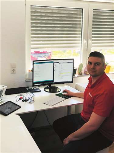 Tobias Kraus, Ausbilder bei Westnetz in Plaidt, vermittelt die Ausbildungsthemen mit seinen Kollegen aus dem Homeoffice.Foto: privat