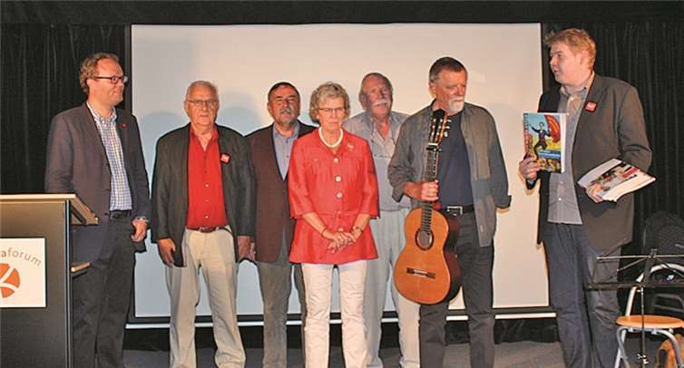 Tobias Leuning (r.) lobte die Arbeitsgruppe Folke große Deters, Werner Gleißner, Hartmut Benthin, Brigitte und Hermann Leuning sowie Fritz Thürnau (v.l.).  Privat