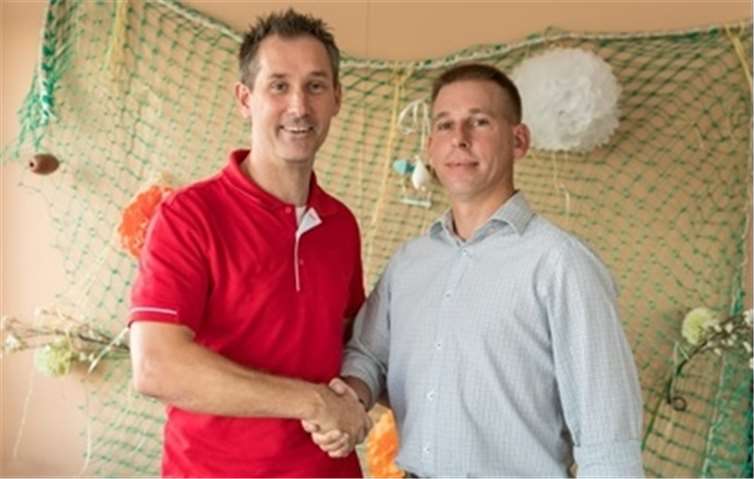 Tobias Sulzer übergab das Amt des Ersten Vorsitzenden an Dominik Baumgart.privat