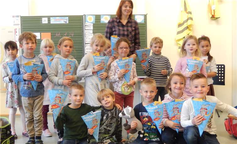 Toll findet die Aktion die Schüler der Klasse 1 a „St. Georg“ in St. Katharinen. Fotos: privat