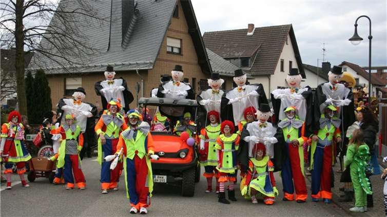 Toll waren auch die Puppenspieler, für die Kebrom Goytom während des ganzen Umzu...