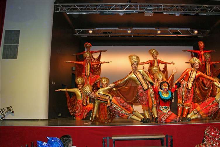 Tolle Bühnenschow des Ballett Rot-Weiß mit „König der Löwen“.