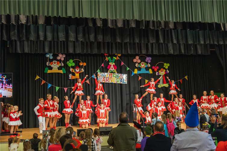Tolle Hebungen und Tänze wurden beim Kinderkarneval gezeigt.  Fotos: privat