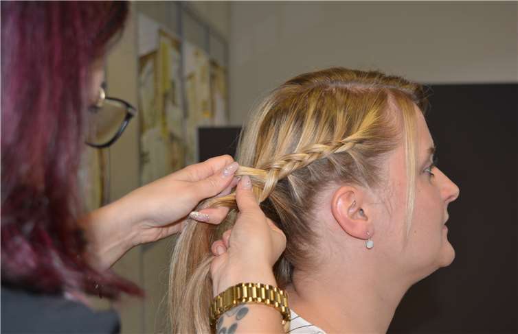 Tolle Oktoberfest-Flechtfrisuren wurden kreiert.