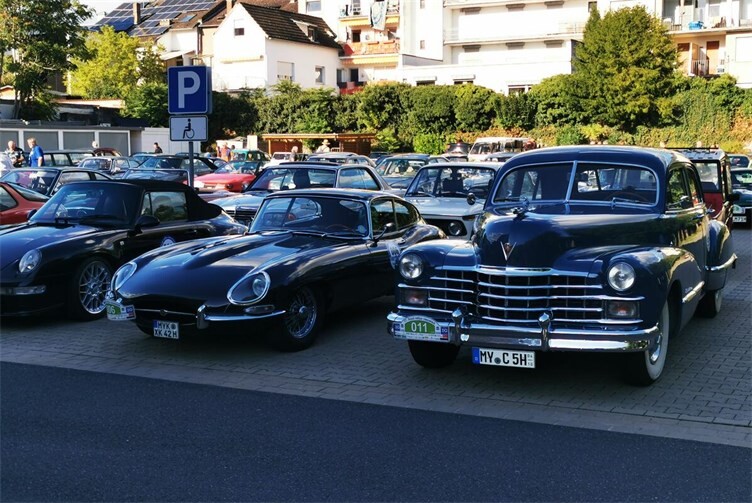 Tolle Oldtimer-Schätze machten sich auf den Weg entlang an Rhein und Mosel, quer durch Eifel und Hunsrück. Weitere Fotos und Informationen auf https://www.young-oldtimer-neuwied.de/food-rallye.