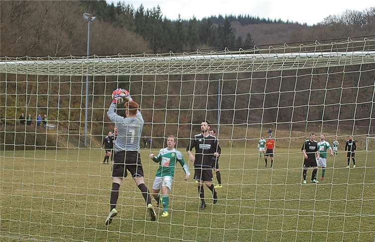 Tolle Parade des Schlussmanns.