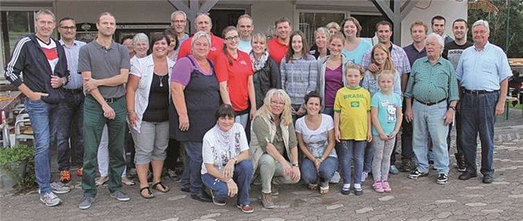 Tolle Stimmung und fröhliche Gesichter beim Helferfest des TSV.  privat