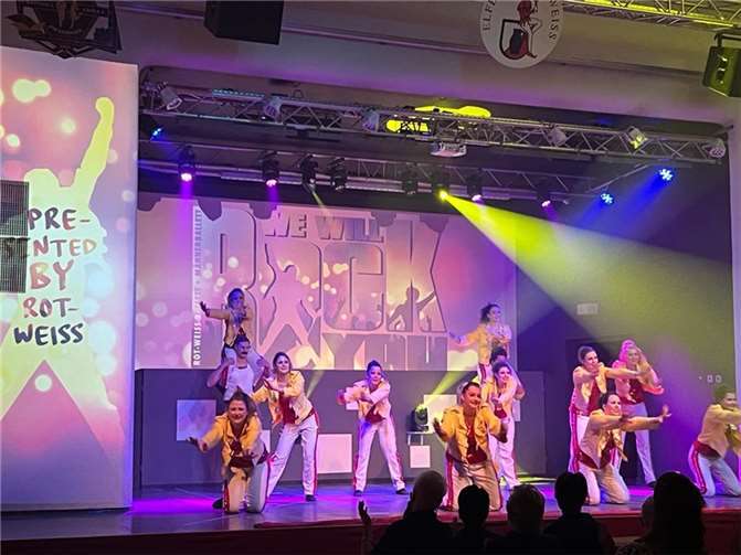 Tolle Tanzdarbietungen erwartete das närrische Publikum in Höhr-Grenzhausen.  Fotos: privat