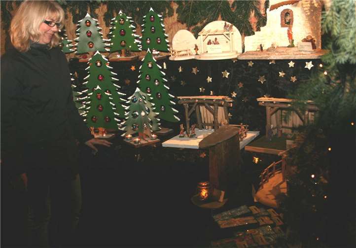 Tolle handwerkliche Arbeiten und weihnachtliche Accessoires waren ausgestellt.