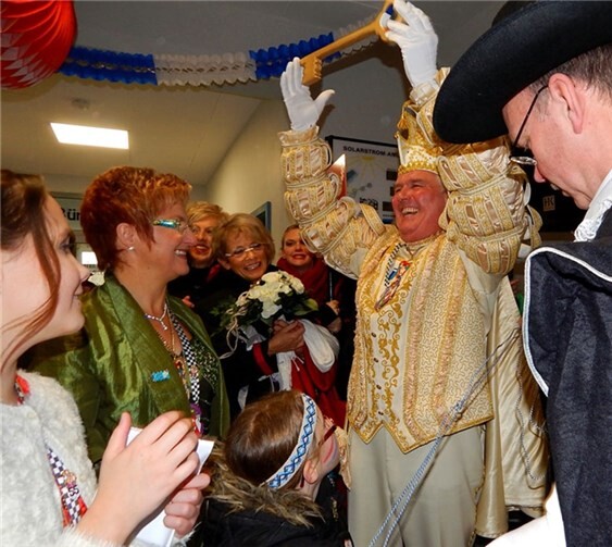 Tollität Prinz Joachim war überglücklich den Rathausschlüssel endlich in seinen Händen halten zu können.