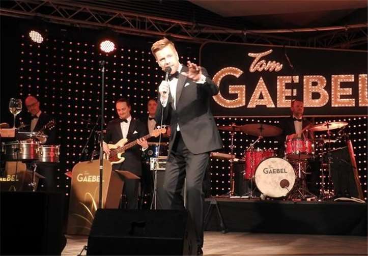 Tom Gaebel und sein Orchester wird am 23. Juni in der Klosterruine in Marienthal auftreten. Foto: privat