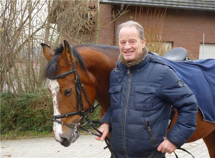 Tom Gerhardt zu Besuch im Reitstall Dahl in Niederbachem.BV