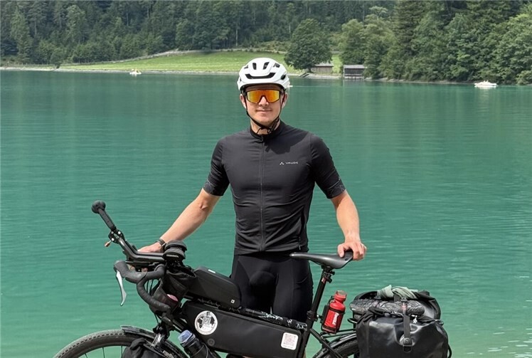 Tom Steffens fuhr auf seinem Fahrrad um die halbe Welt.