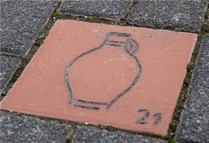 Ton-Platten weisen den Weg. Foto: RVT