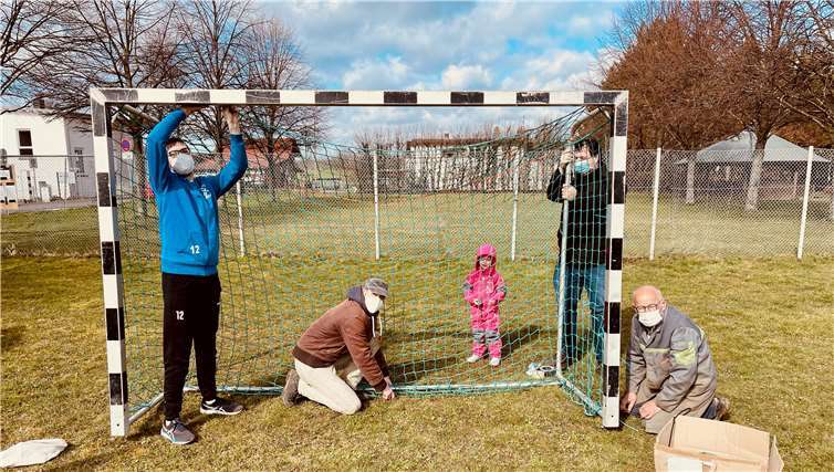 Tore wurden aufgestellt und Netze aufgehängt.