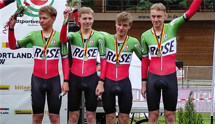 Torge Schmidt (2.v.li.). Foto: Radsportverband NRW