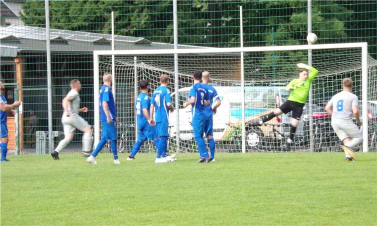 Torhüter S. Bast konnte sich mehrfach auszeichnen.Foto: privat